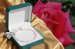 RÓŻOWY NASZYJNIK Z KAMIENIA KSIĘŻYCOWEGO I KAMIENIA KOCIE OKO OD VIVA JEWELRY &  ART